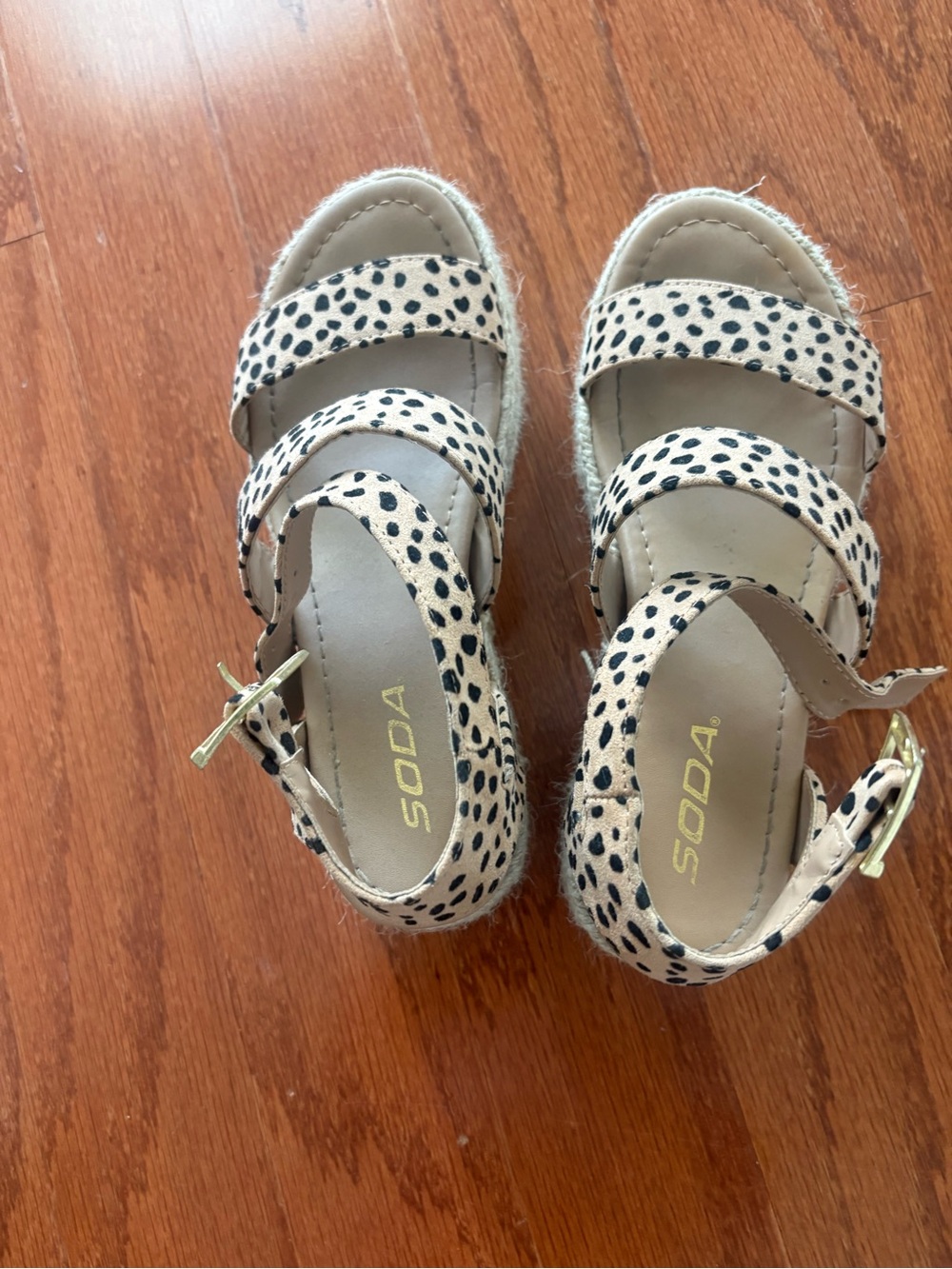 SODA women’s  lBeige and Black Cheetah Print Sandals